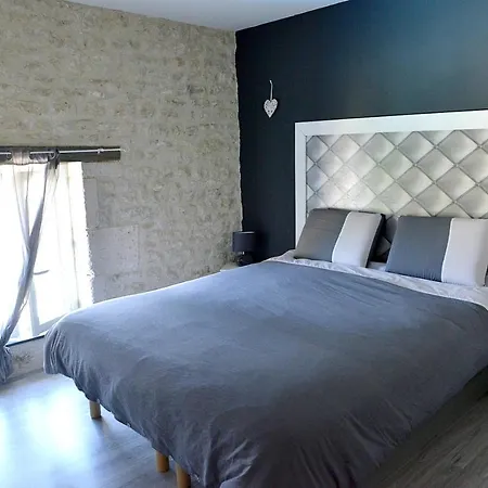 De 5 Chambres Avec Piscine Privee Jardin Clos Et Wifi A Vila Voissay